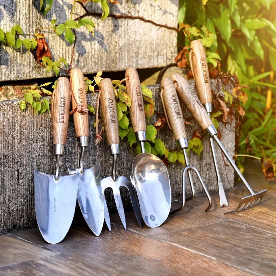 Wood handle garden tools set Wood handle garden tools set